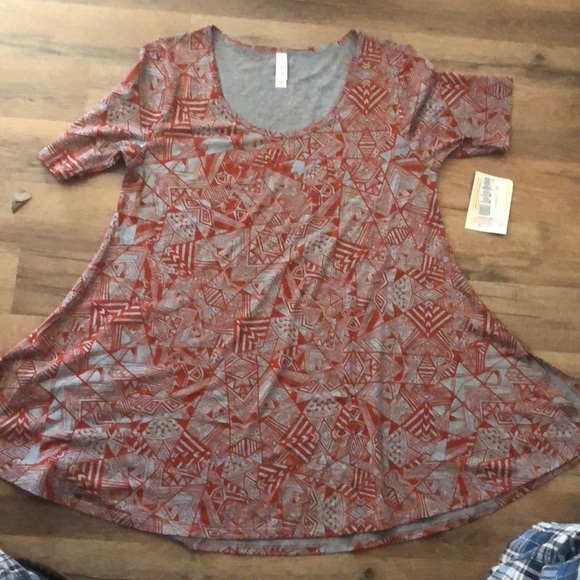 LuLaRoe Tops - LuLaRoe Shirt
